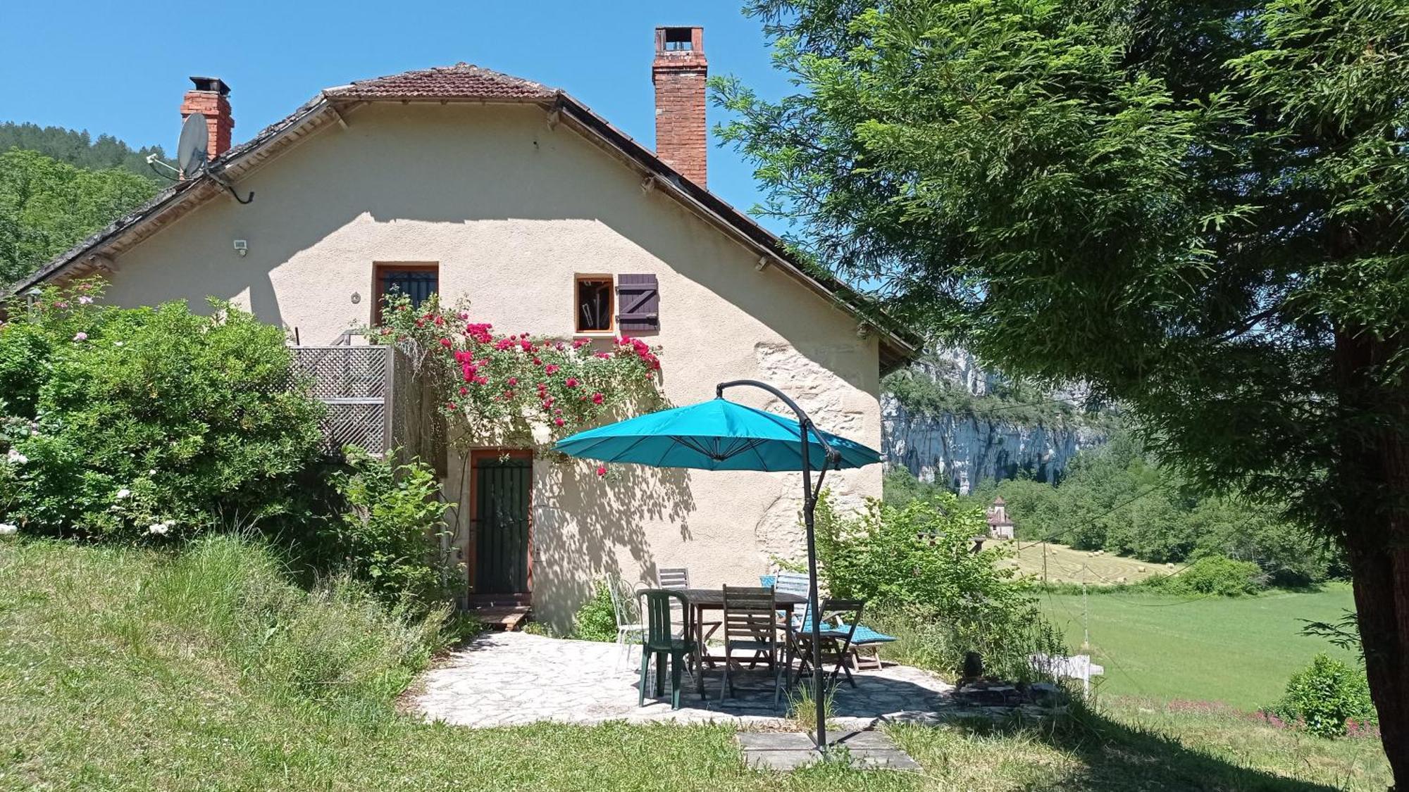 A La Source Saint-Cirq-Lapopie Exterior foto